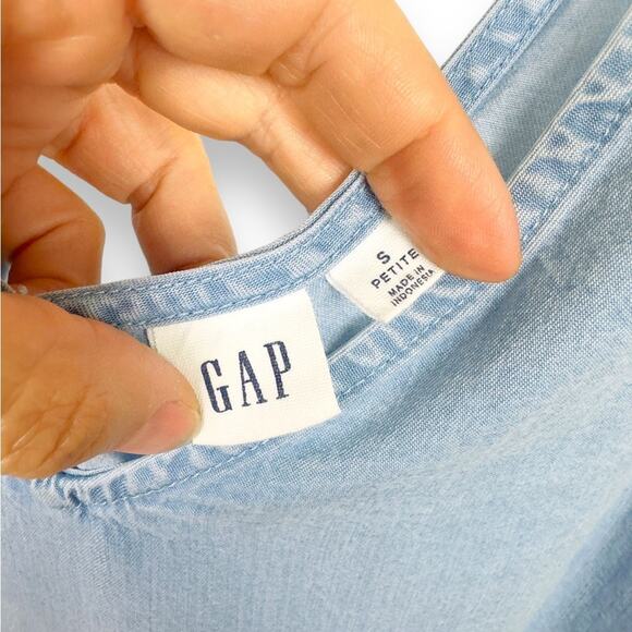 Small petite GAP denim style short tank top blouse v neck - Picture 4 of 5